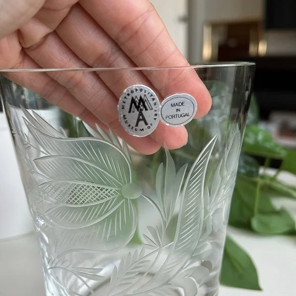 Vintage Metropolitan Museum of Art Etched Glass Vase Decor - Picture 5 of 13